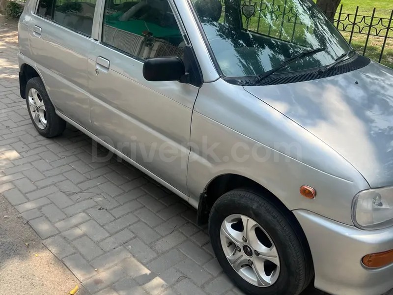 Daihatsu Cuore 2003