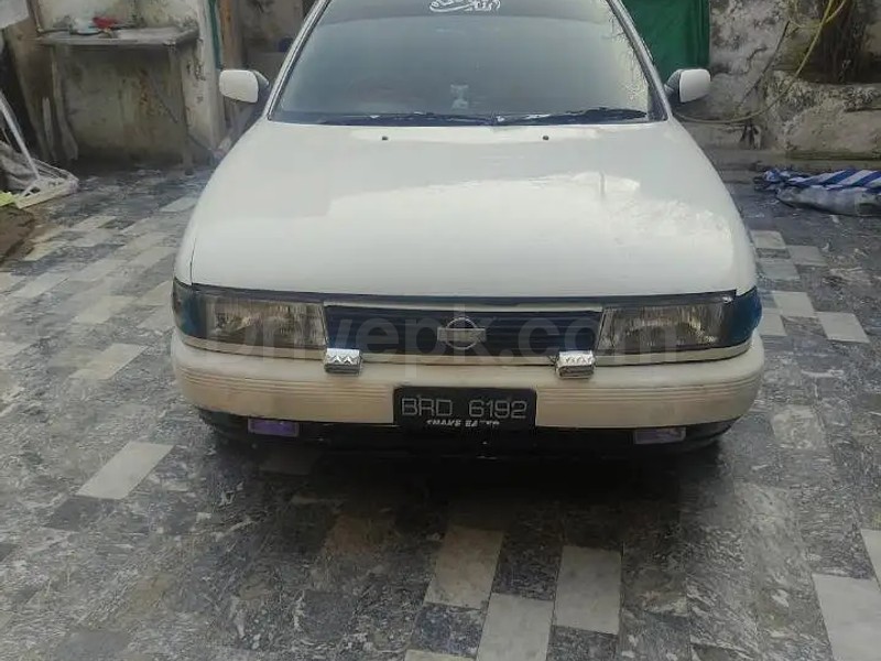 Nissan Sunny 1992