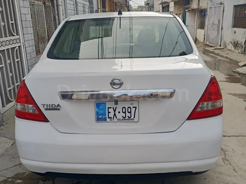 Nissan Tiida 2007