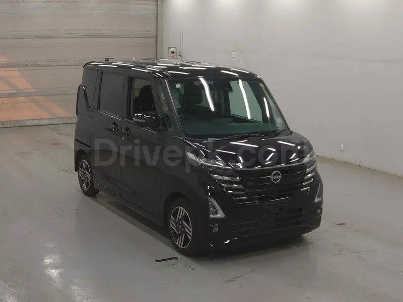 Nissan Roox 2023
