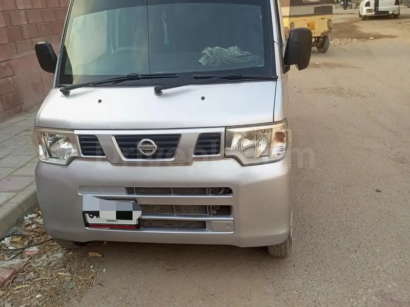 Nissan Clipper 2012