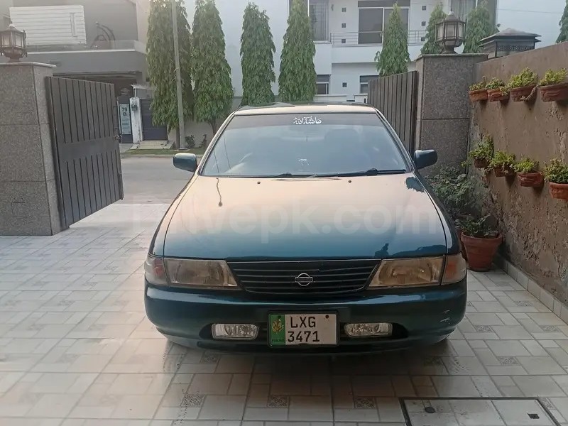 Nissan Sunny 1996