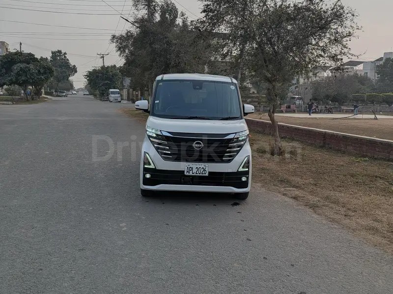 Nissan Roox 2023