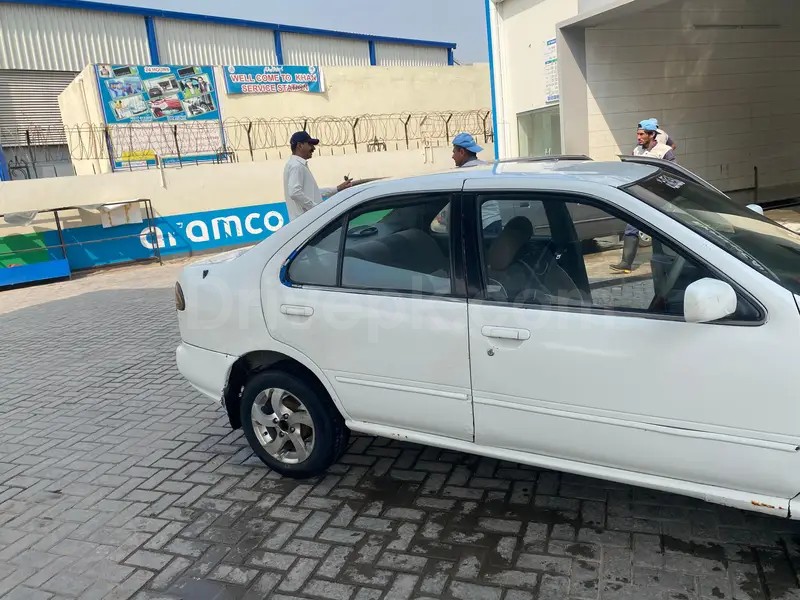 Nissan Sunny 1998