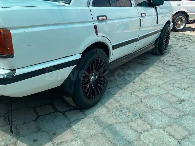 Nissan Sunny 1989