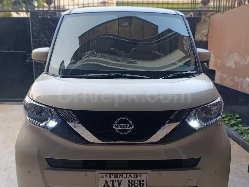 Nissan Roox 2021