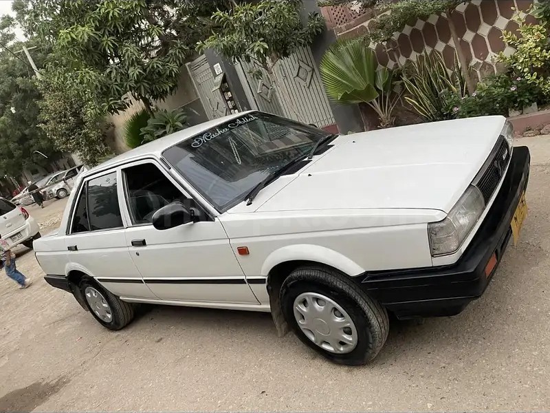Nissan Sunny 1987