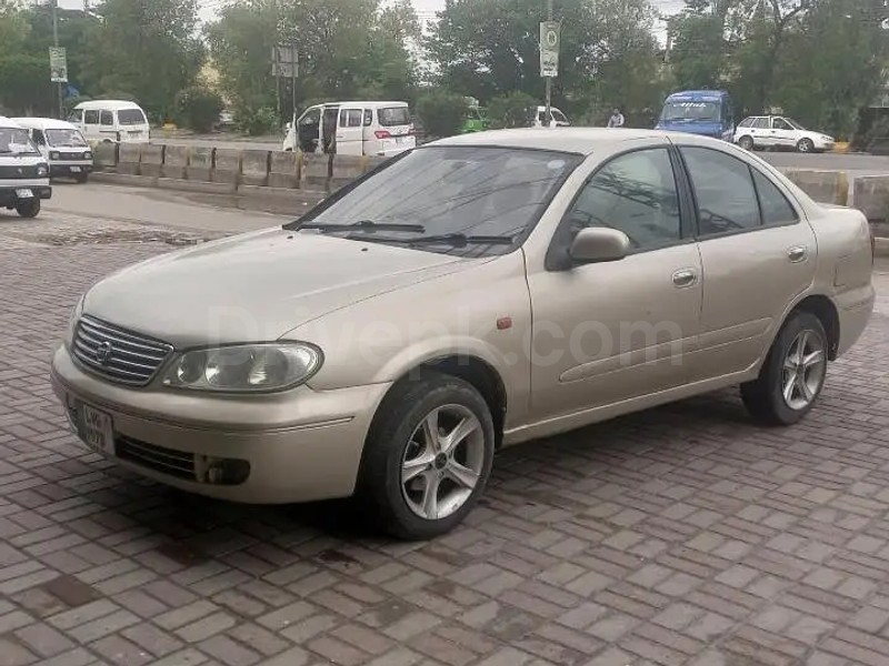 Nissan Sunny 2005