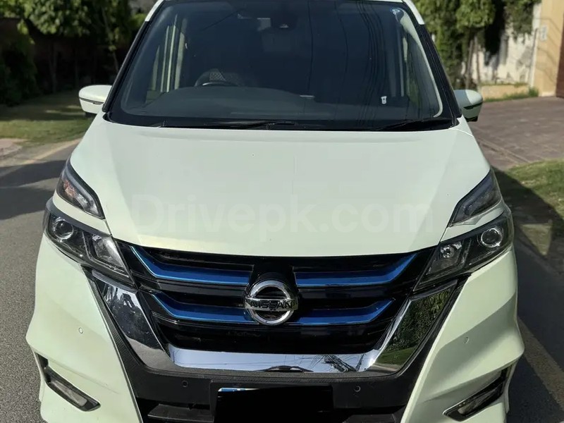 Nissan Serena 2018