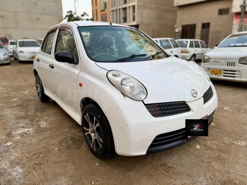 Nissan March 2003