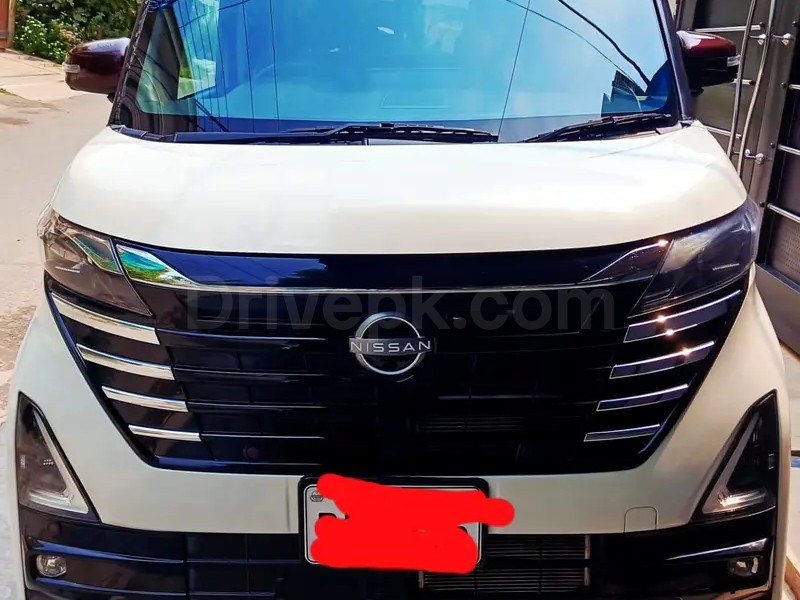 Nissan Roox 2023