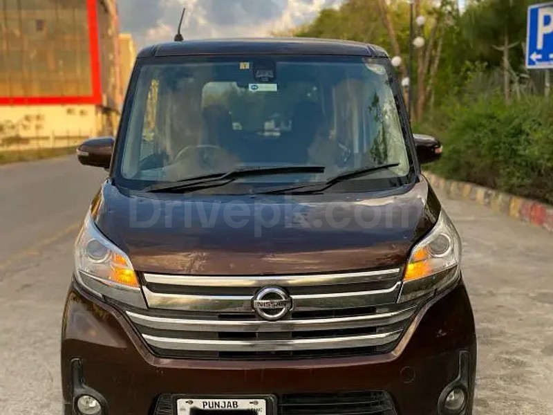 Nissan Roox 2014