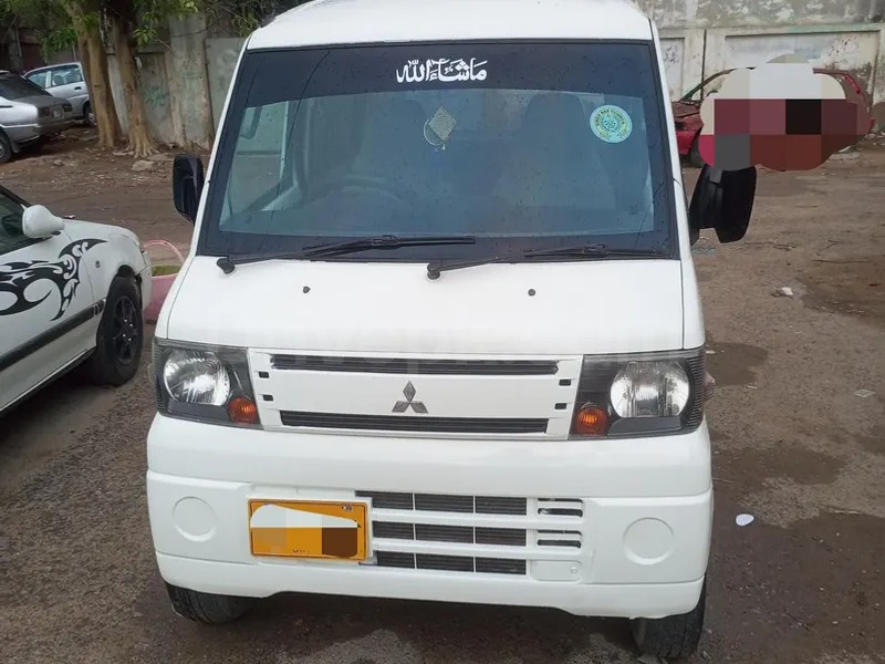 Nissan Clipper 2011