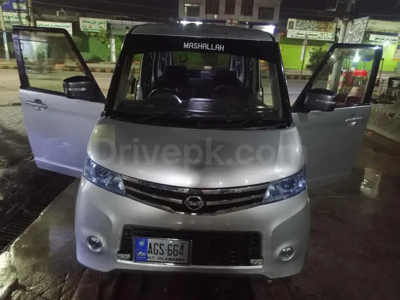 Nissan Roox 2018