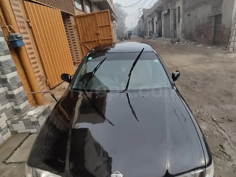 Nissan Sunny 2001