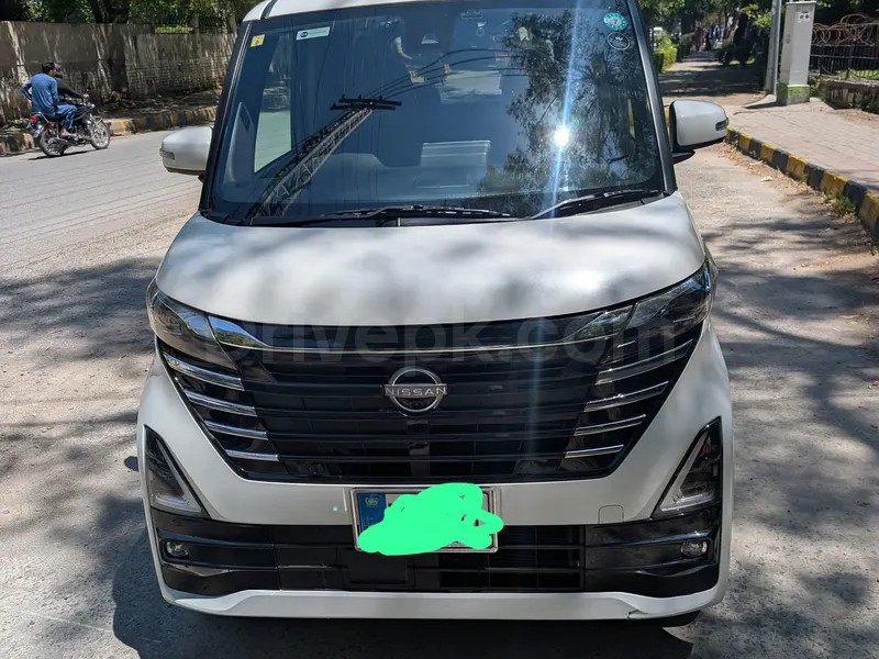 Nissan Roox 2023