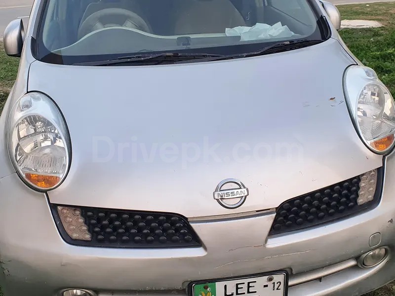 Nissan March 2012