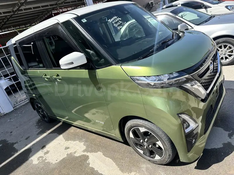 Nissan Roox 2022