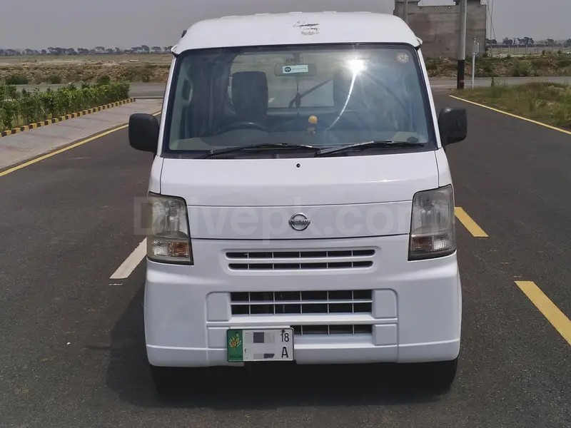 Nissan Clipper 2013
