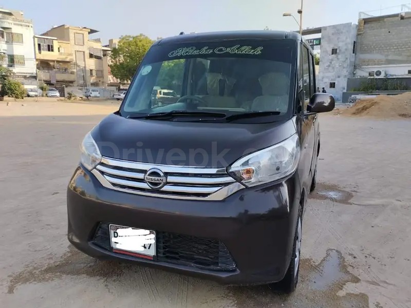 Nissan Roox 2014