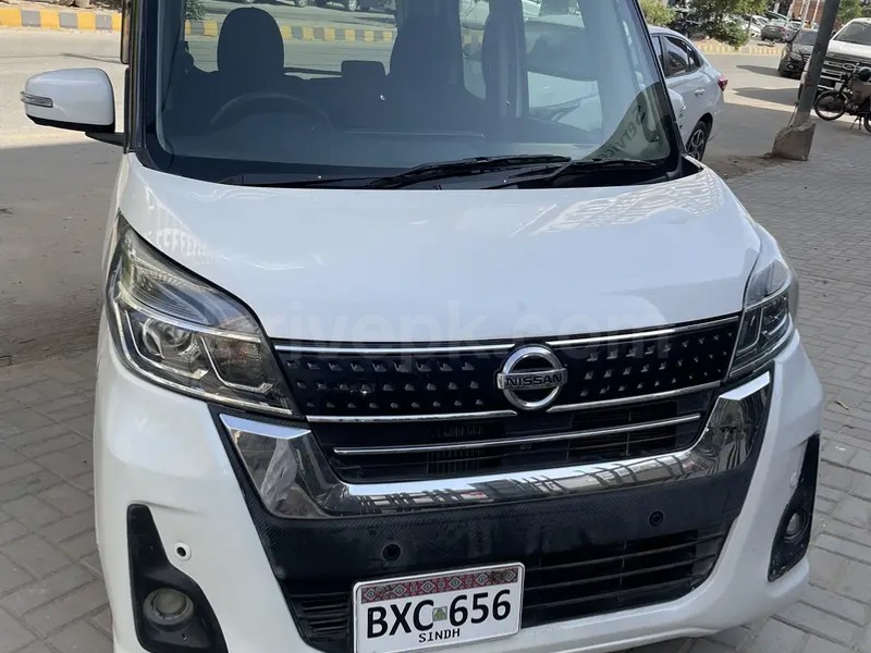 Nissan Roox 2018