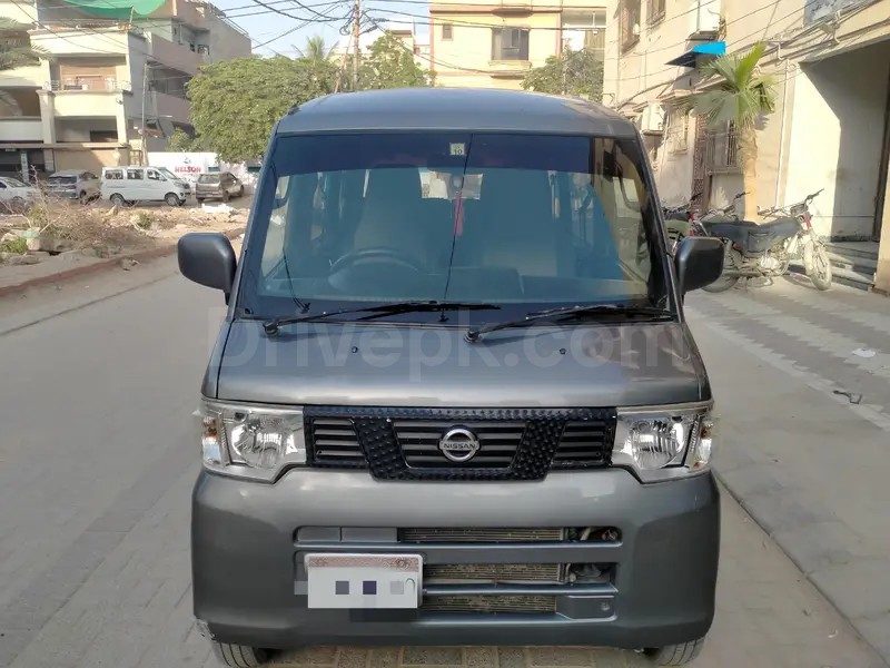 Nissan Clipper 2013