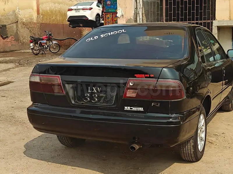 Nissan Sunny 2000