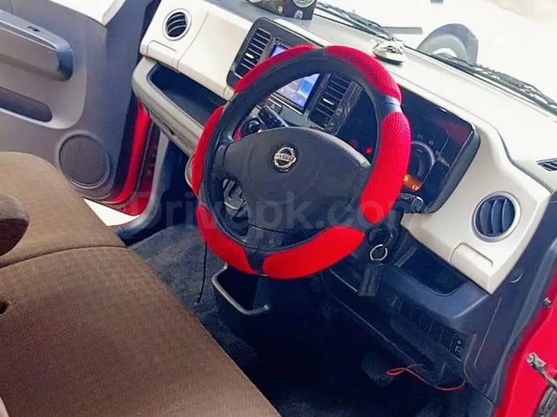 Nissan Moco 2015