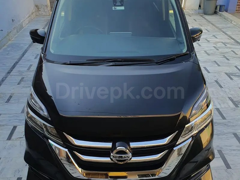 Nissan Serena 2018