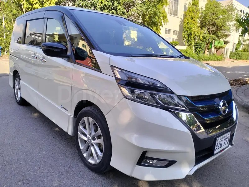 Nissan Serena 2018