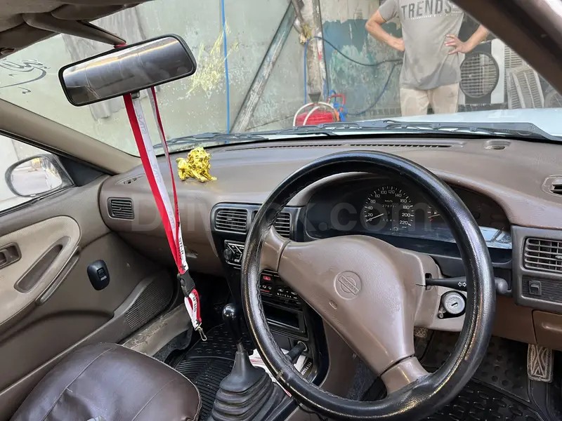 Nissan Sunny 1995