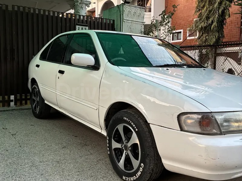Nissan Sunny 1998
