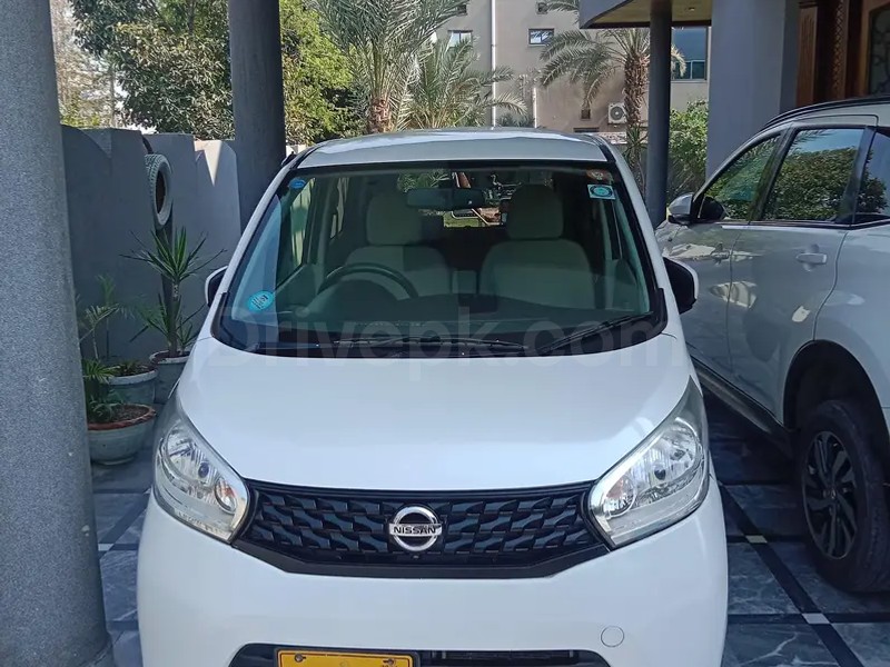 Nissan Moco 2014