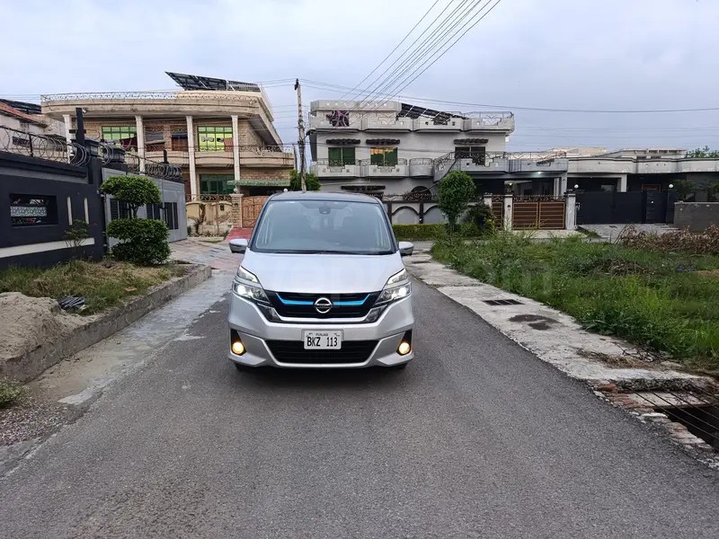 Nissan Serena 2018