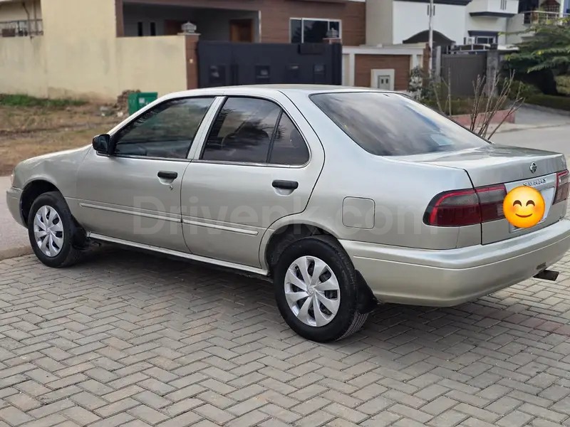 Nissan Sunny 2002