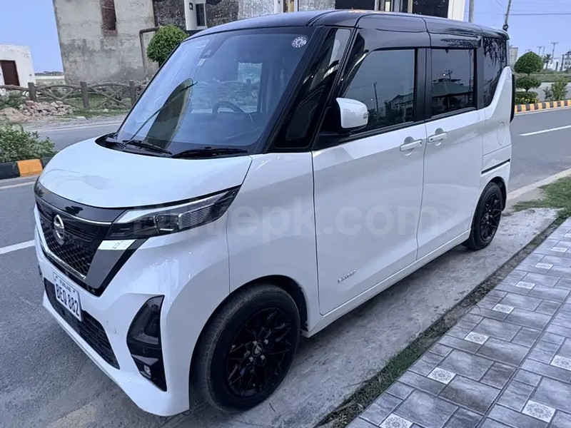 Nissan Roox 2022