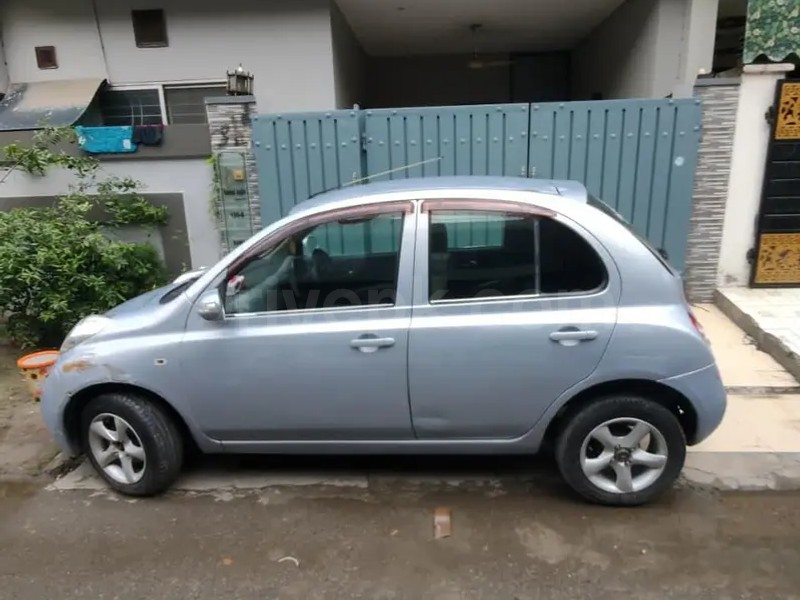 Nissan March 2002