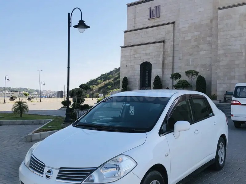 Nissan Tiida 2012