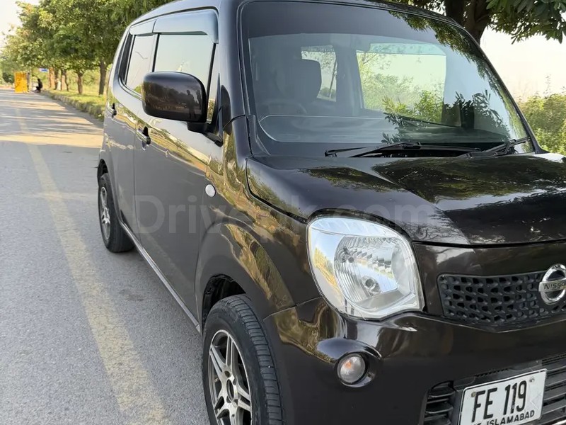 Nissan Moco 2012