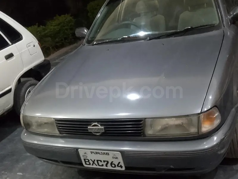 Nissan Sunny 1990