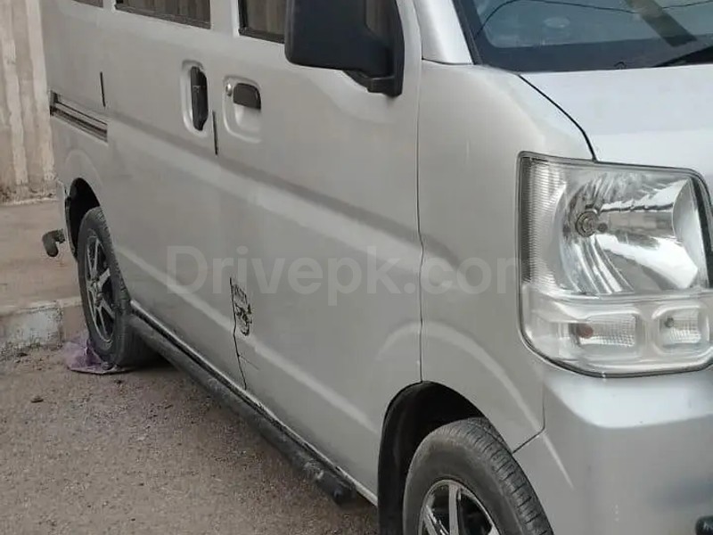 Nissan Clipper 2015