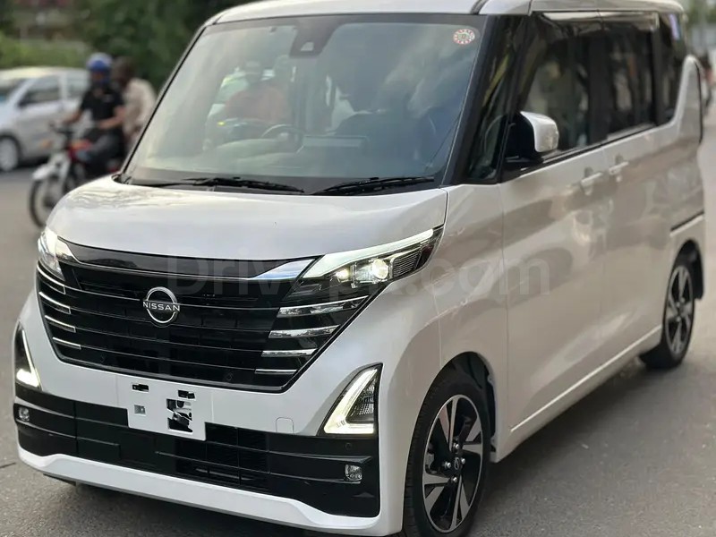 Nissan Roox 2025