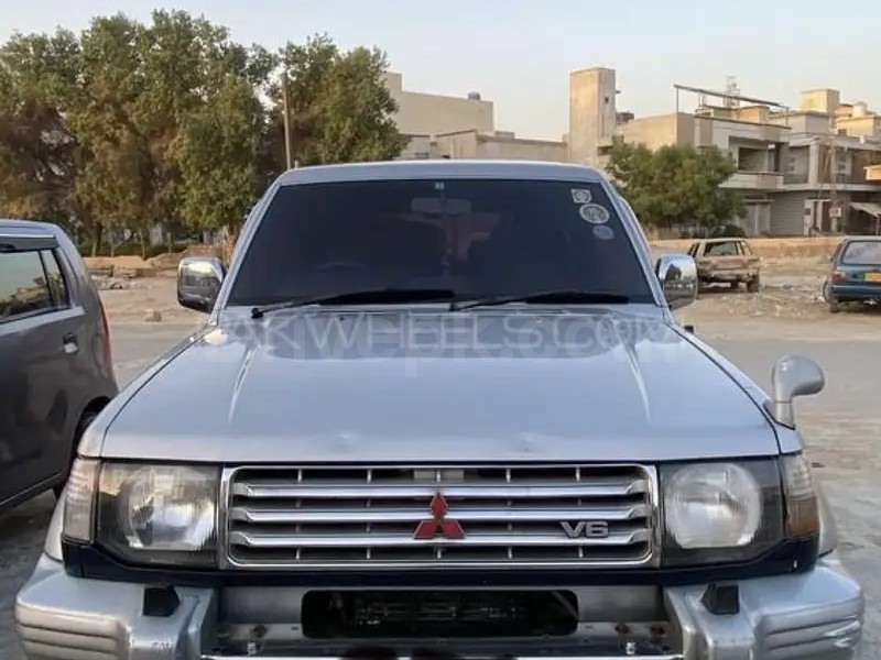 Mitsubishi Pajero 1989