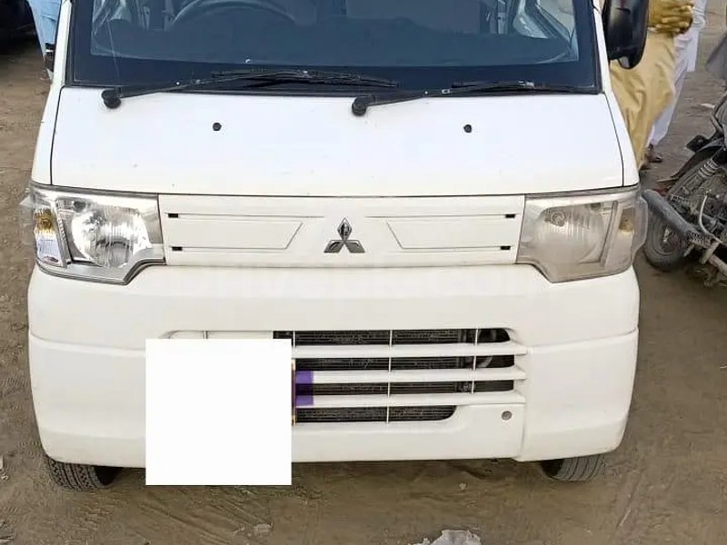 Mitsubishi Minicab Bravo 2013