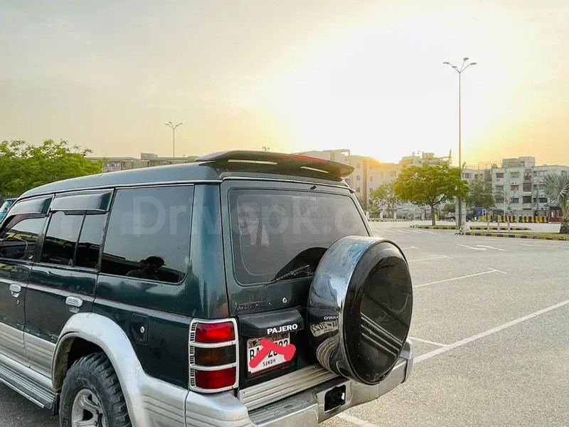 Mitsubishi Pajero 1988