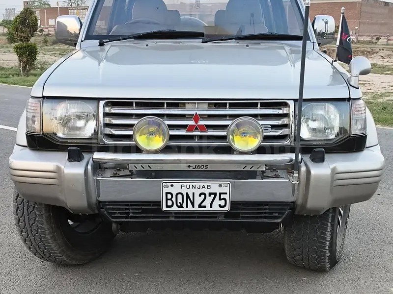 Mitsubishi Pajero 1992
