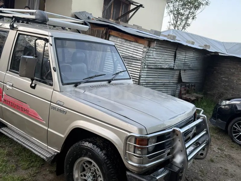 Mitsubishi Pajero 1989