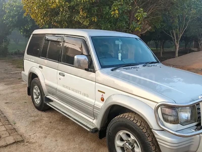 Mitsubishi Pajero 1992
