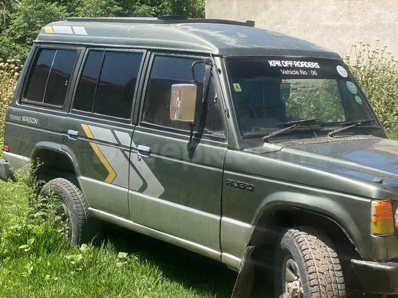 Mitsubishi Pajero 1987