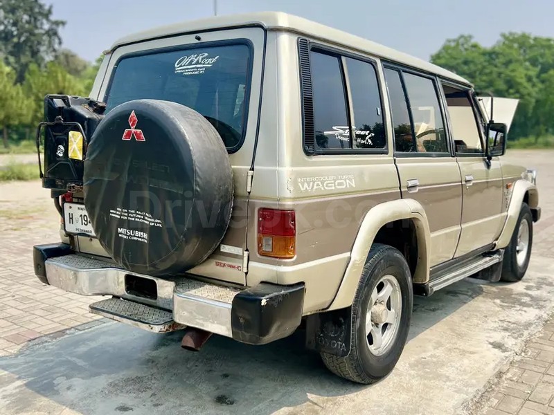 Mitsubishi Pajero 1986